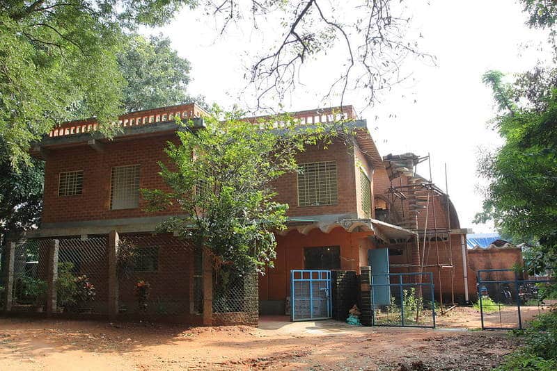Auroville earth institute building - earthen construction