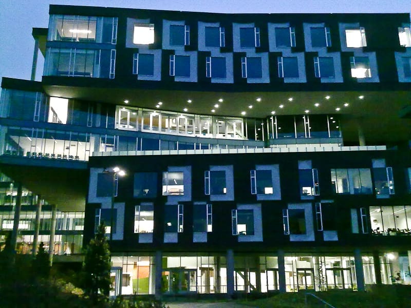 Green Chemistry: Scientists Propose Safety Testing System For New Chemicals 3 Carnegie mellon university (gates-hillman complex) at night - green chemistry