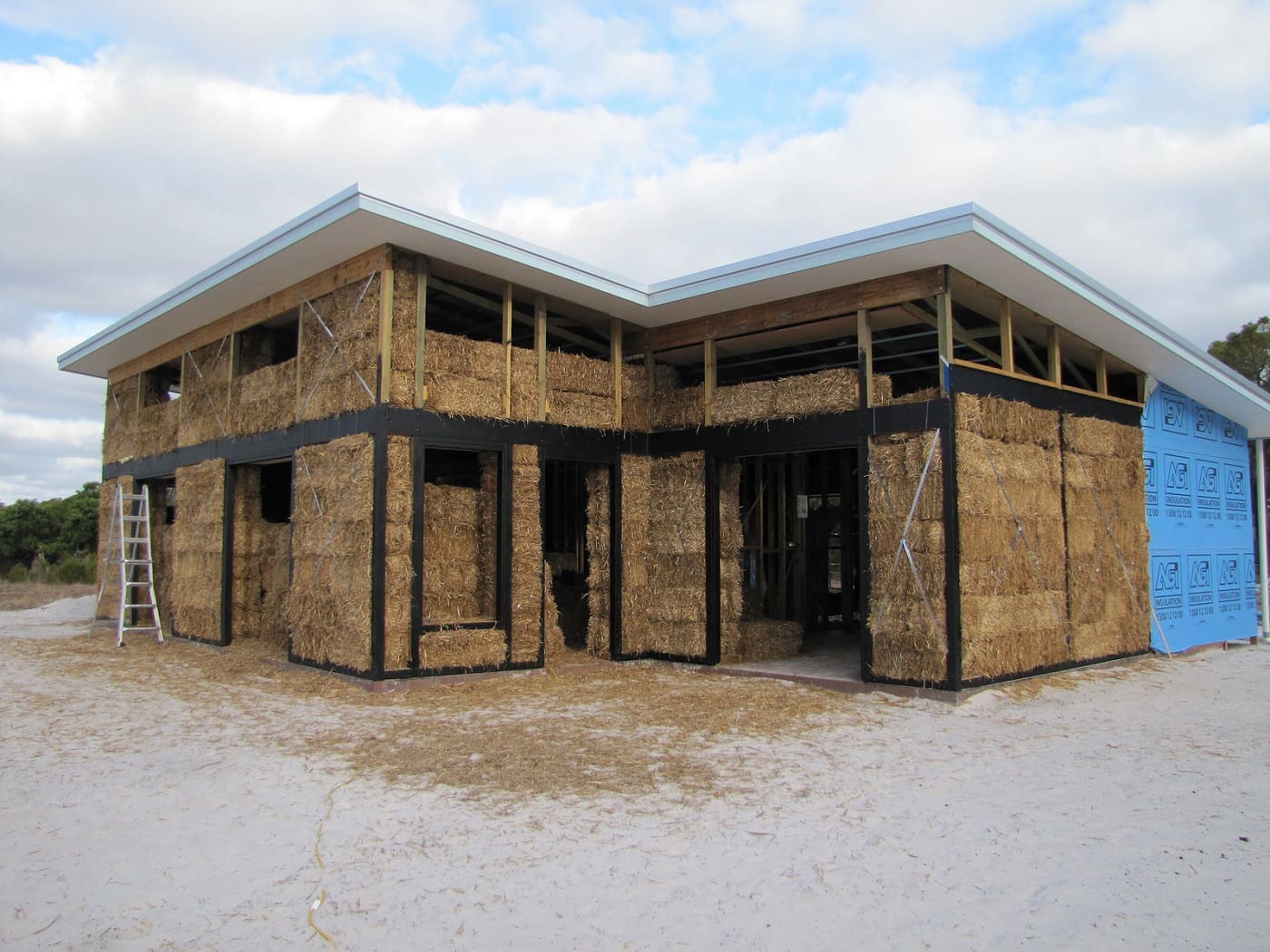 Straw bale house - q&a interview with fad architects