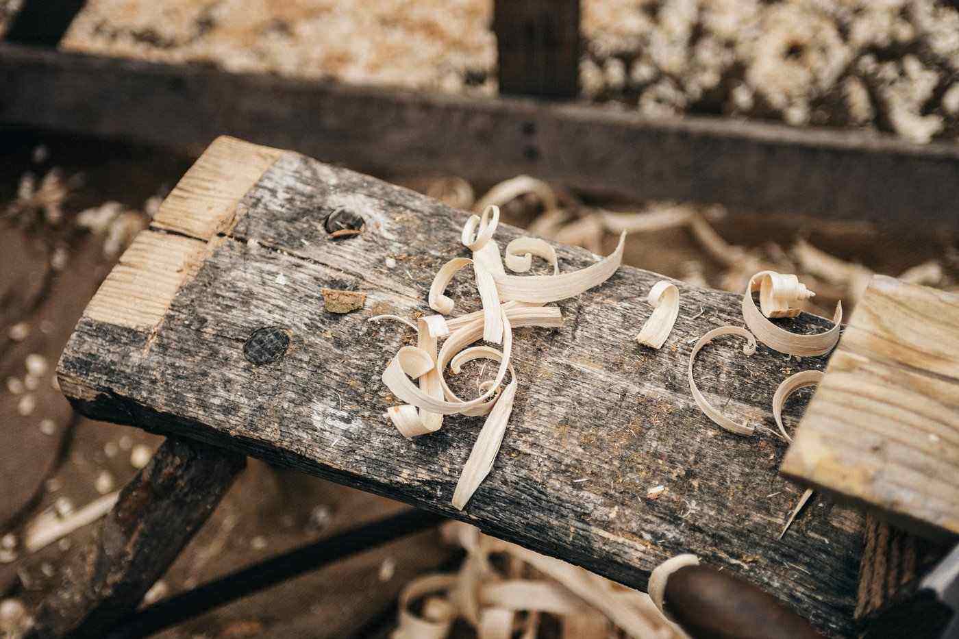 Wood shavings on board - minimizing wood waste in construction