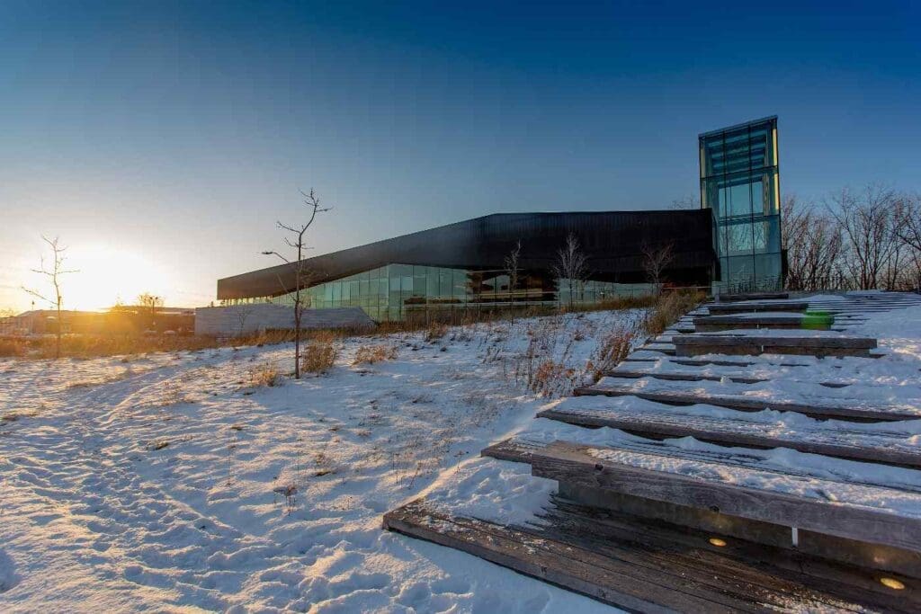 Bibliothèque du boisé - ingenious sustainable buildings in canada
