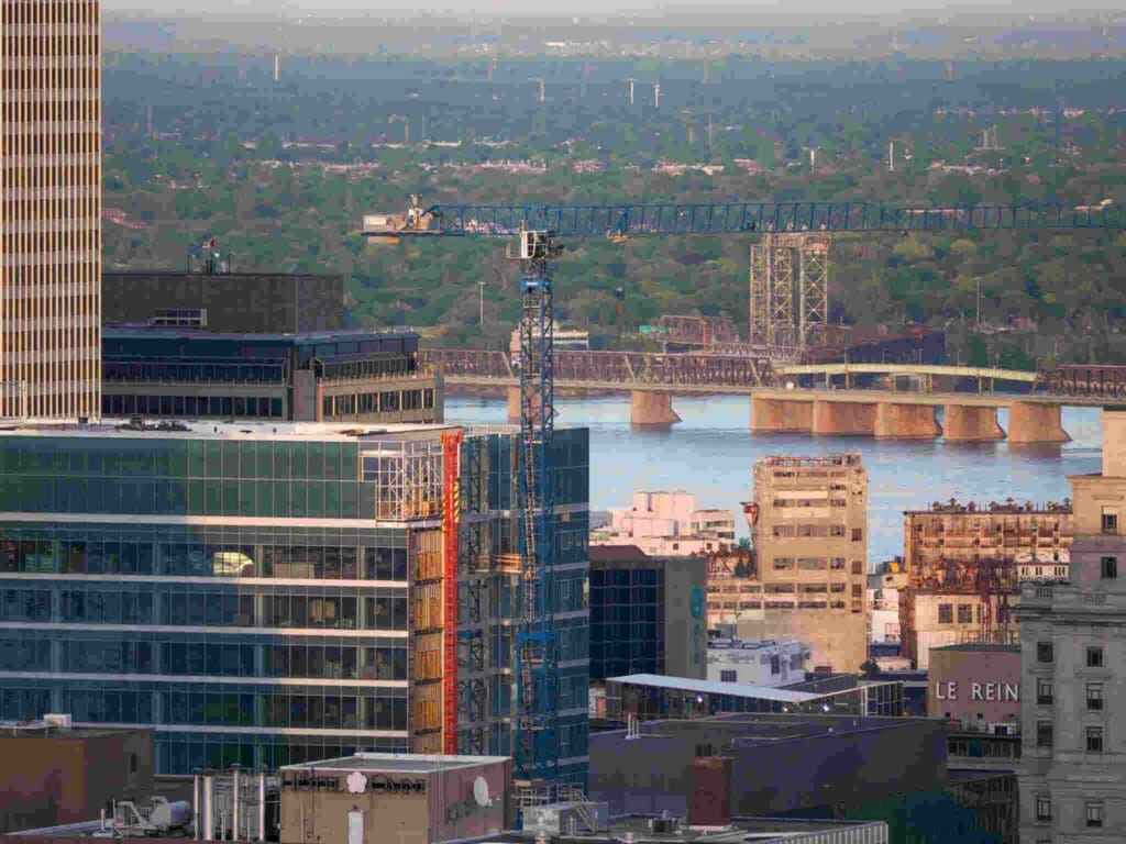 Green Buildings In Canada: A Collection Of Some Of The Country'S Finest 13 Maison manuvie