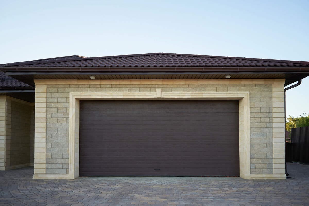 Energy efficient garage door