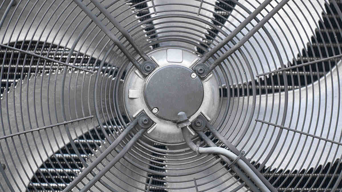 Heat pump fan