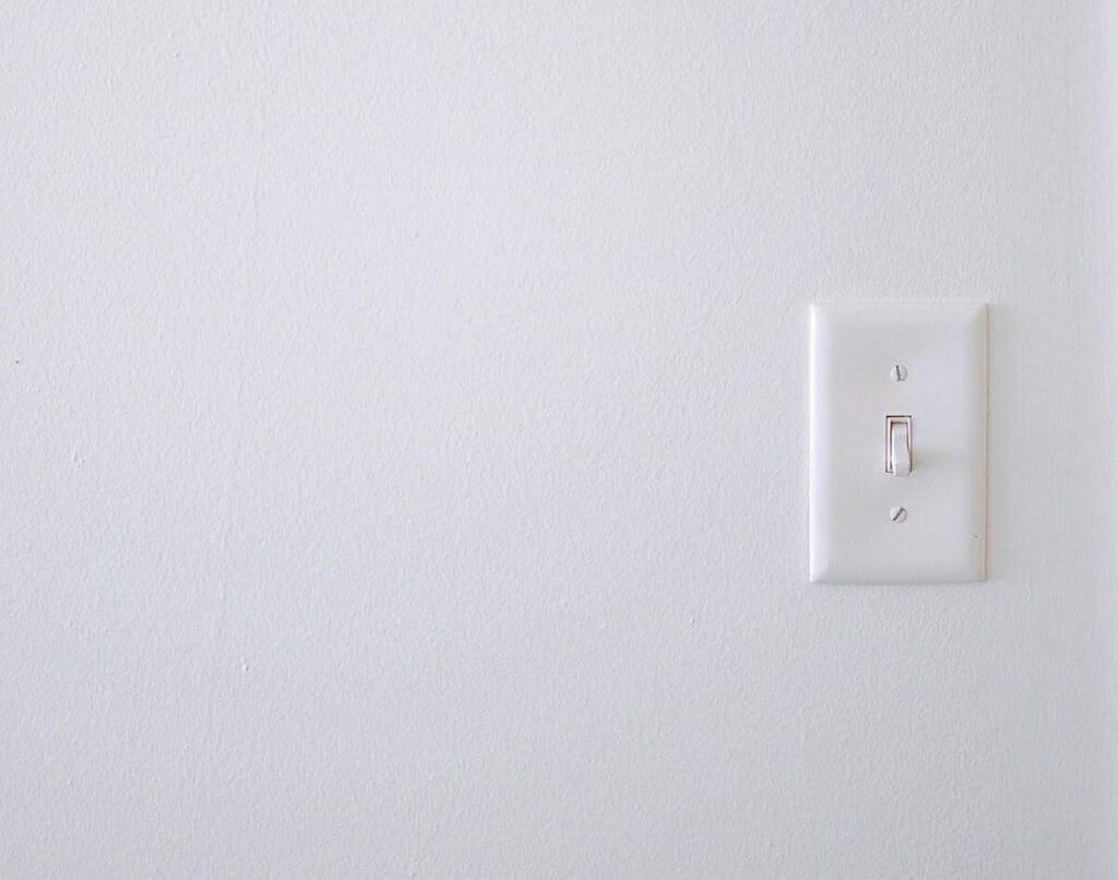 Electrical wall outlet