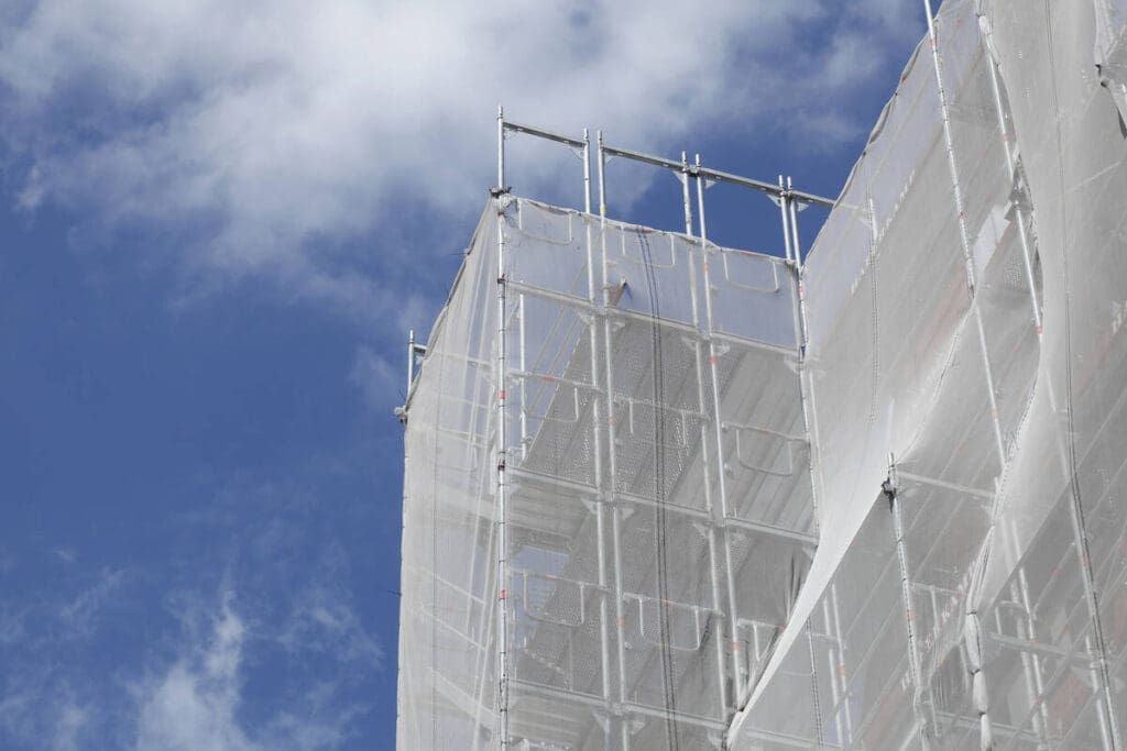 Retrofitting building