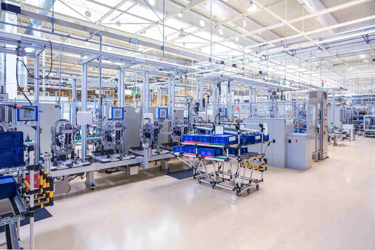 A Guide To Industrial Lighting And Fixtures 7 Factory lighting
