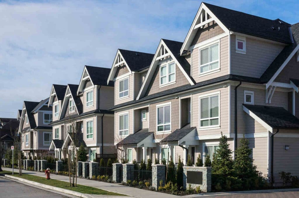Mitigating Risk In Real Estate Financing 4 Rowhouse - townhouses