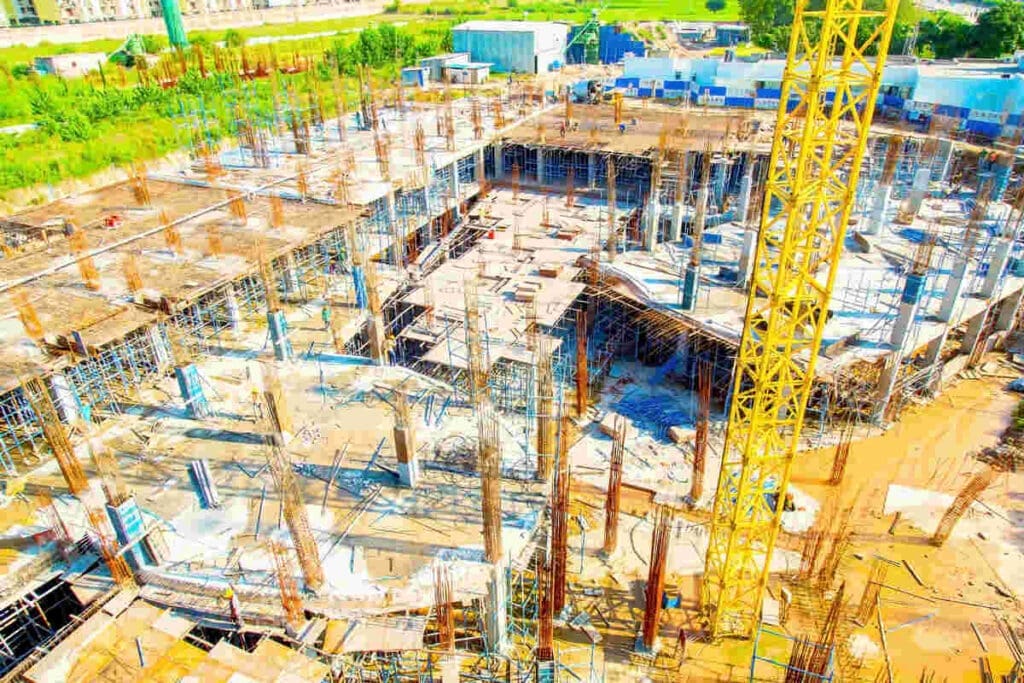Why More Ontario Businesses Are Hiring Full-Service Commercial Contractors 6 construction - large site