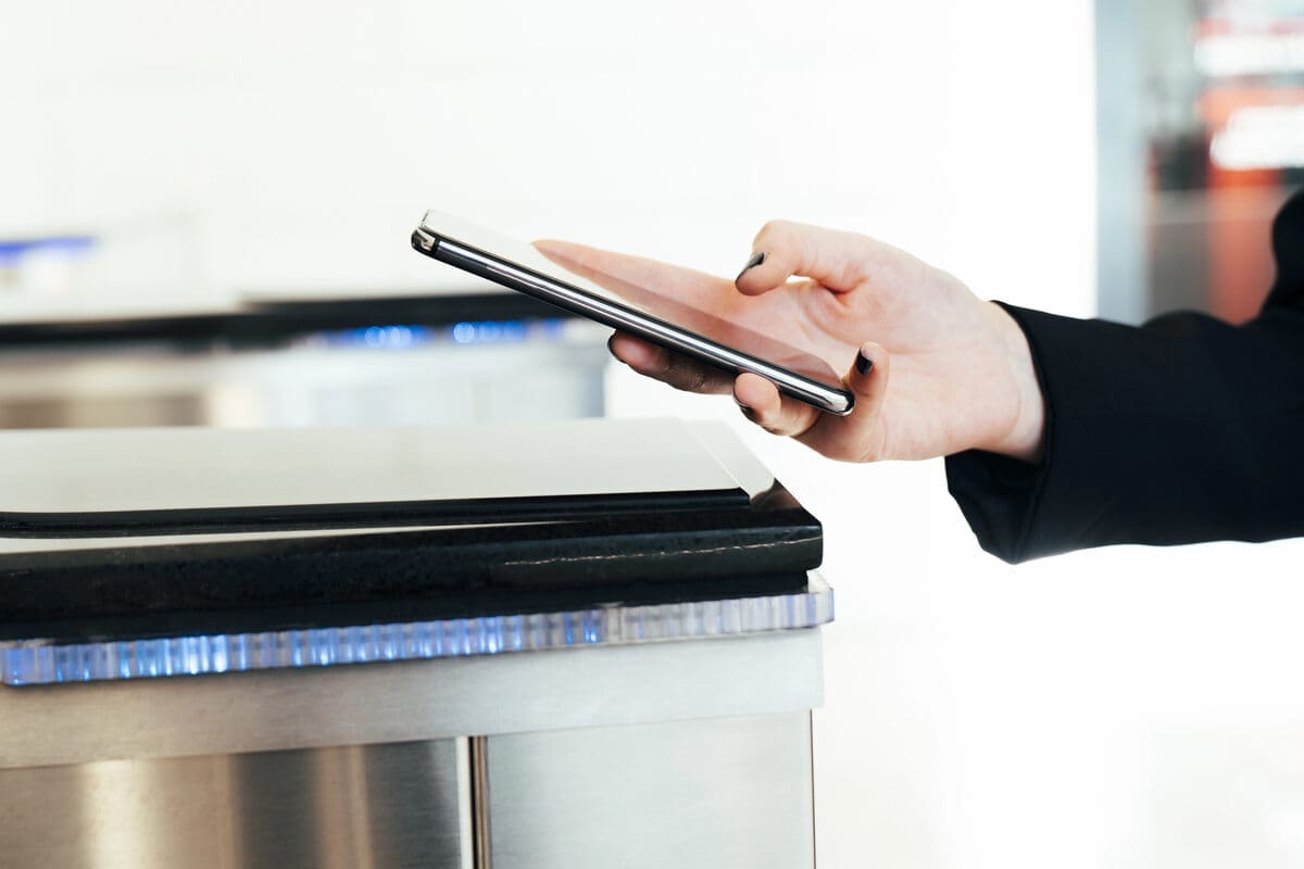 Access Control Security Trends Reshaping Businesses 1 mobile / cell phone access control